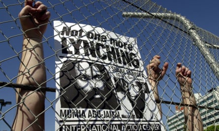 Demonstrators supporting Mumia Abu-Jamal in Los Angeles, California, in 2000.