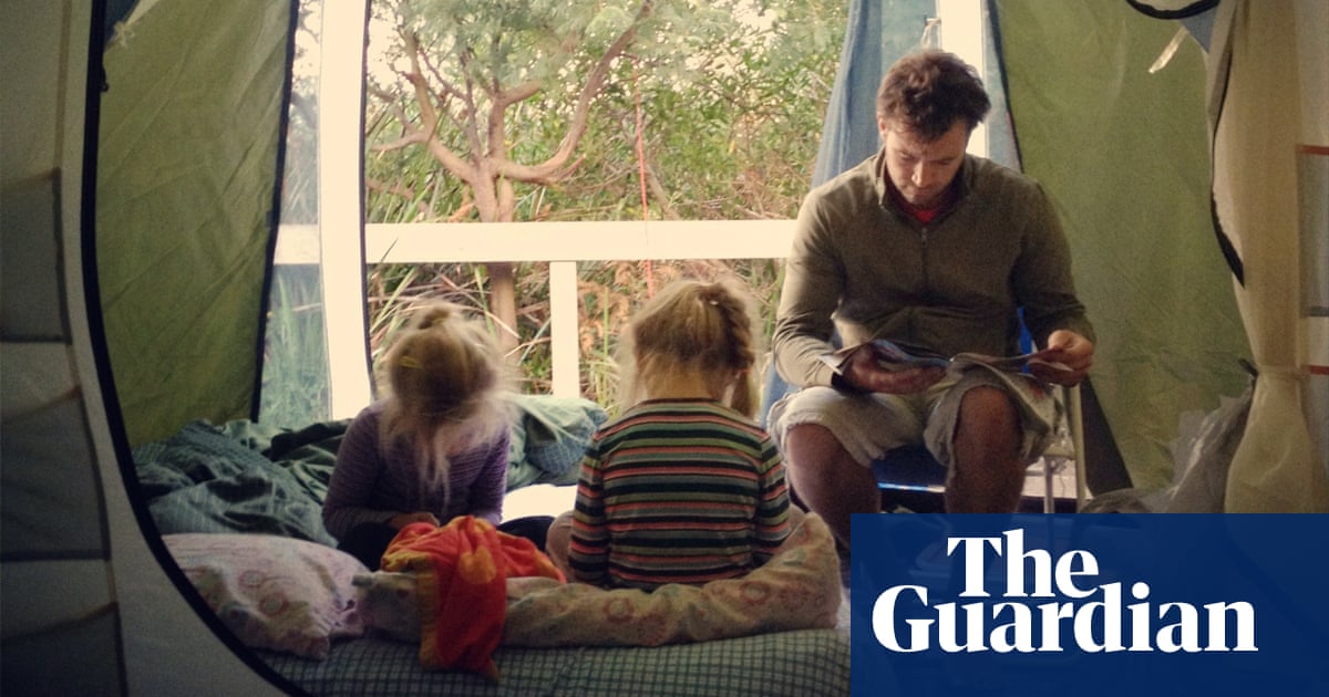 От опаковане на основни неща мокри кърпички торбички за повръщане