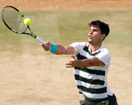 Carlos Alcaraz plays a forehand