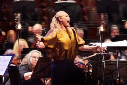 Outstanding singing from Karen Cargill, Vida Miknevičiūtė and Ingela Brimberg … Elektra.