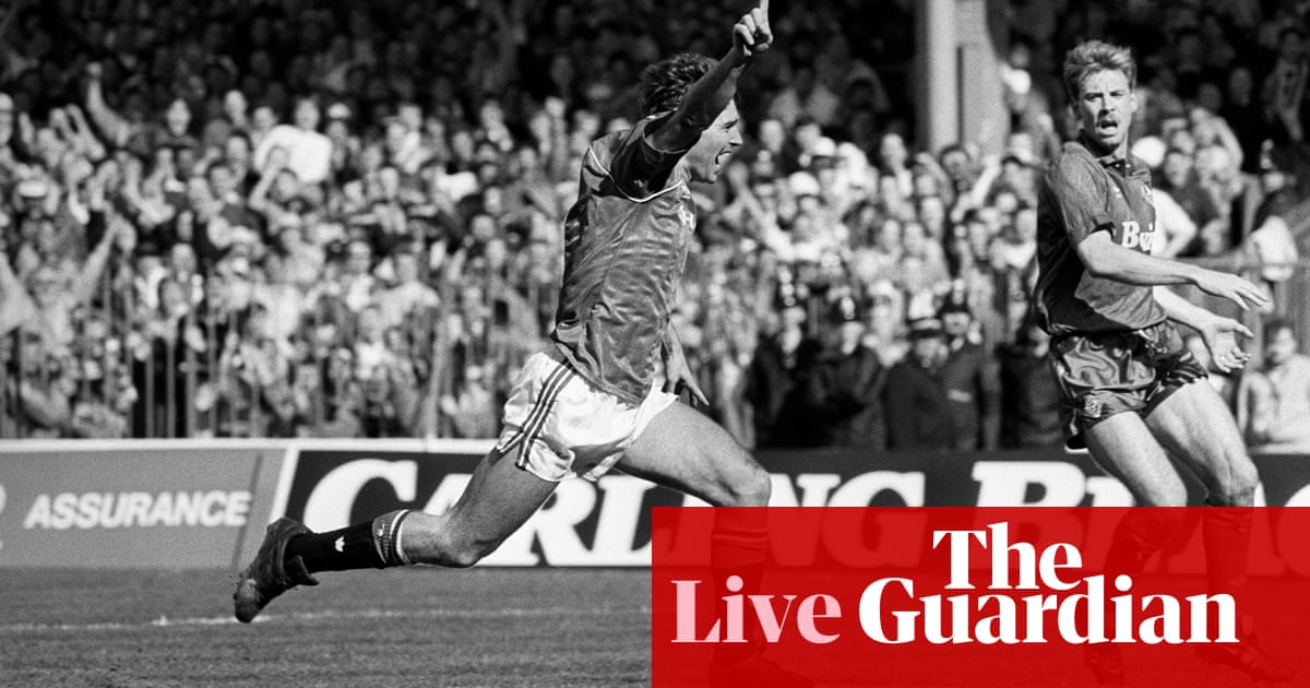 Oldham Athletic v Manchester United: 1990 FA Cup semi-final – live!