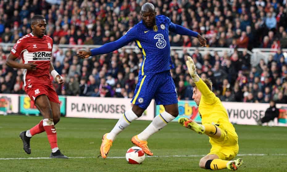 Romelu Lukaku pounces to give Chelsea the lead.