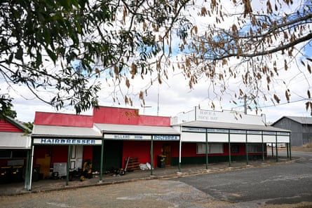 View of Mount Larcom town