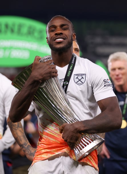 Michail Antonio with the Conference League trophy after beating Fiorentina in the final in 2023.