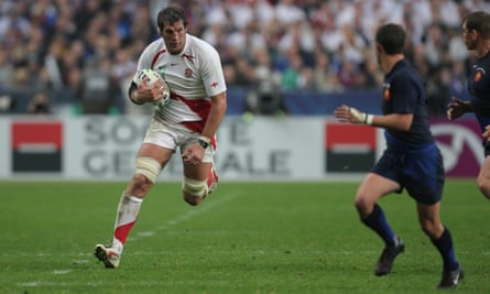 Simon Shaw carries for England in the semi-final against France.