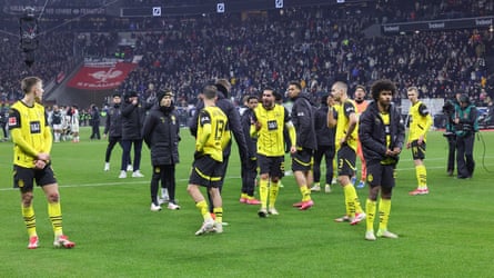 Emre Can berates his Dortmund teammates after their defeat at Eintracht Frankfurt.