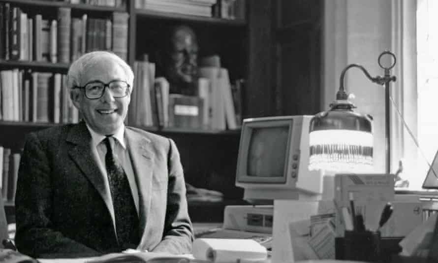 Anthony Smith as president of Magdalen College, Oxford, 1988-2005 – the ‘best bit’ of a career spent running and thinking about institutions.
