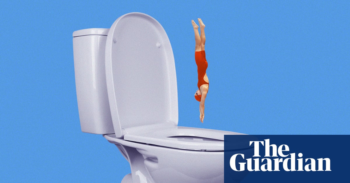 Why do you always feel like you have to pee when swimming?