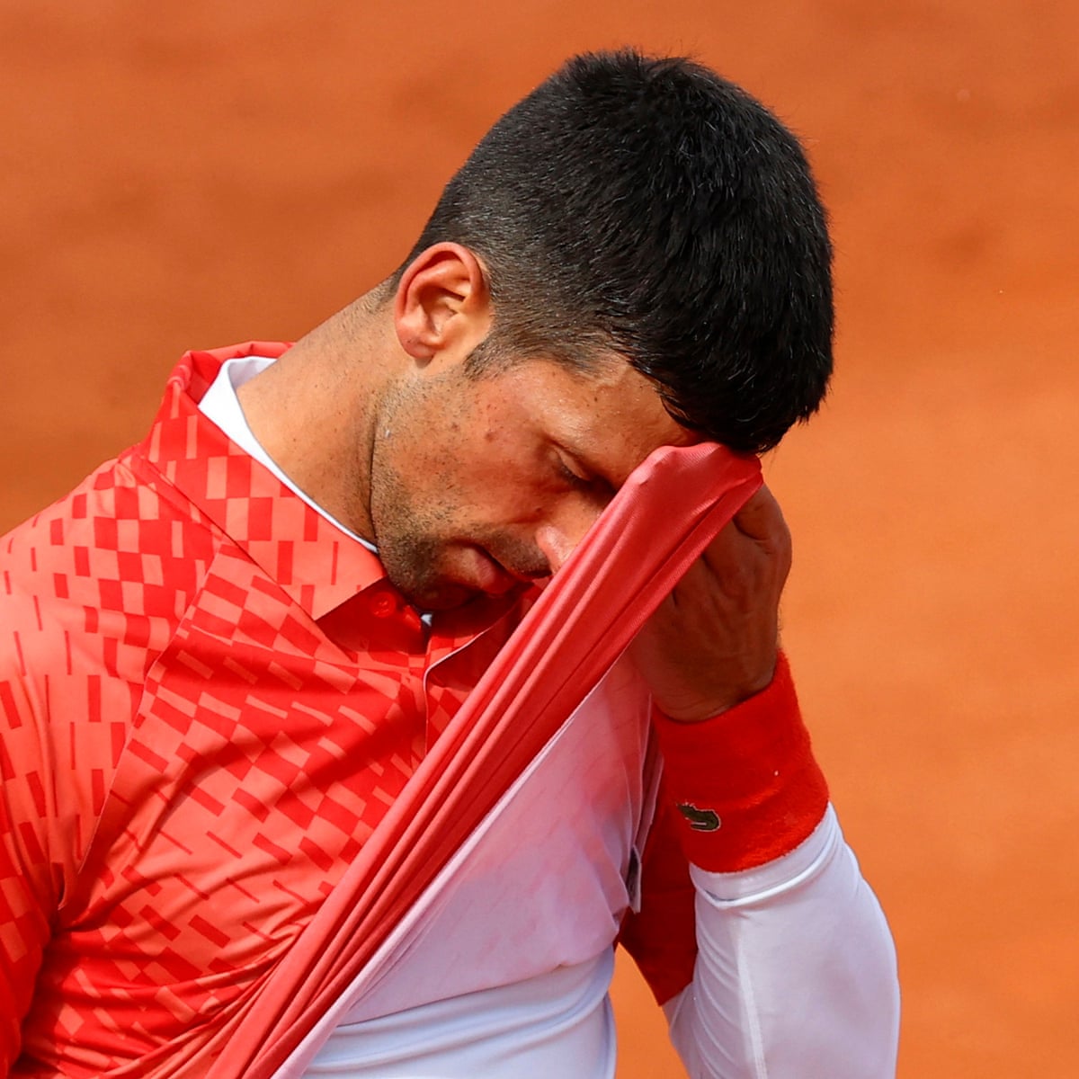 Top-ranked Swiatek retires from Italian Open quarterfinal due to