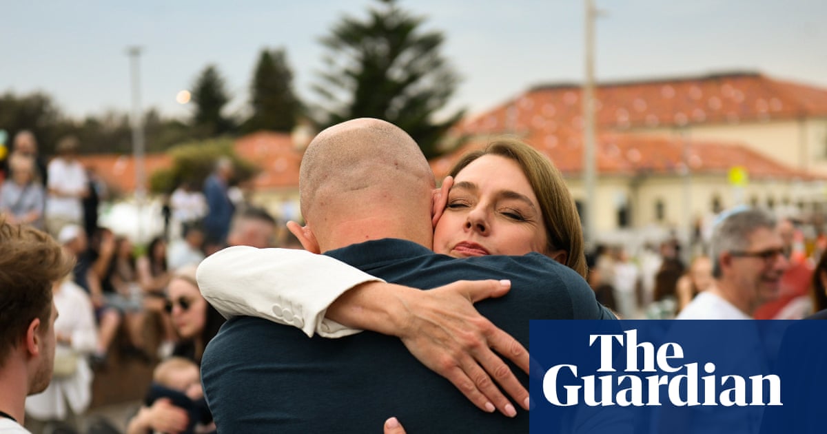 We are unbreakable': defiance marks Bondi attack commemoration after PM is booed