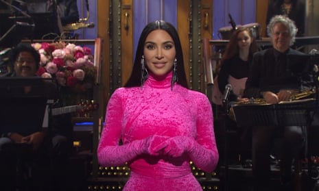Saturday Night Live: host Kim Kardashian West struggles to keep up