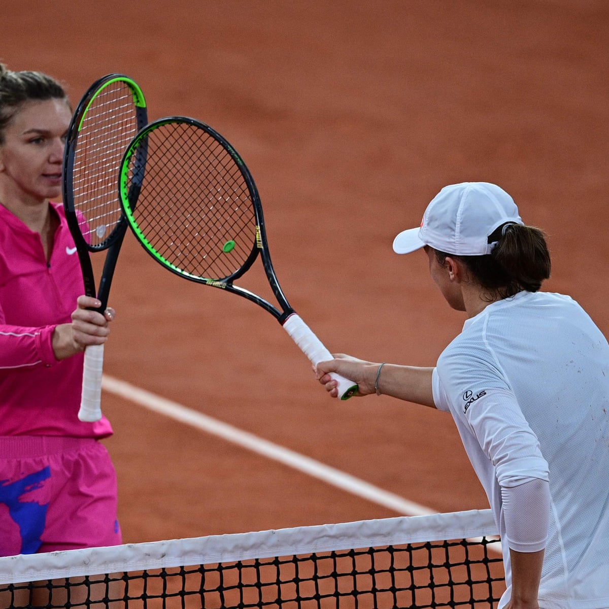 Simona Halep Dumped Out Of French Open By Polish Teenager Iga Swiatek Sport The Guardian