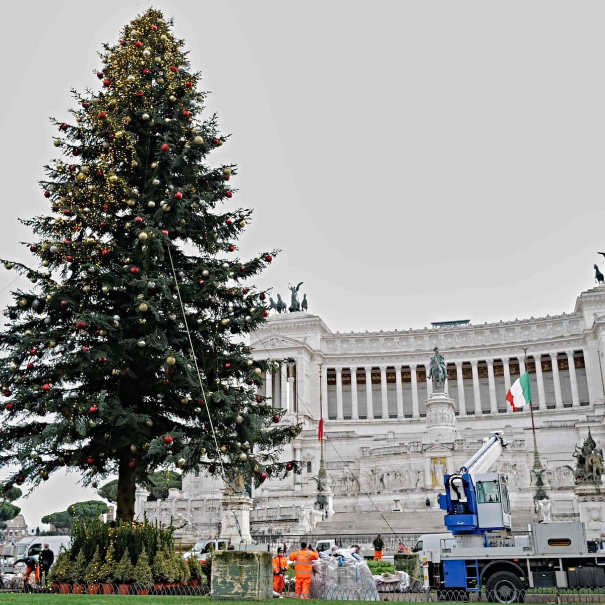 Italians Decry Christmas Covid Travel Ban As Slap In The Face Italy The Guardian Is Salvatores Having Lunch During The 2021 Christmas Season