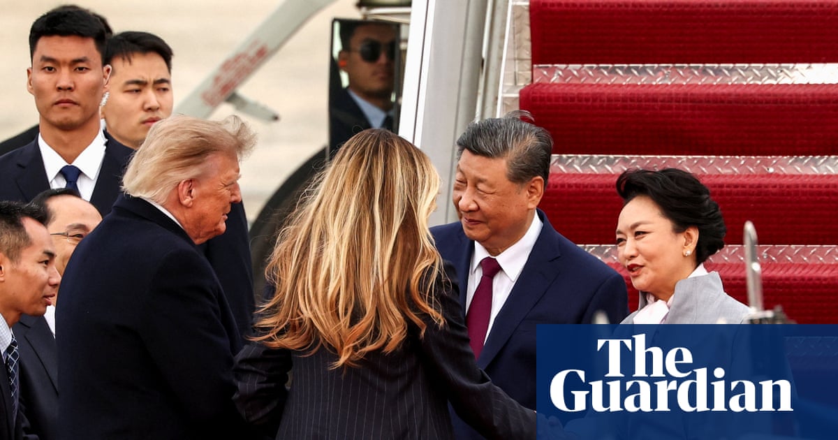 Trump greets Xi Jinping at plane as Chinese leader arrives for state visit