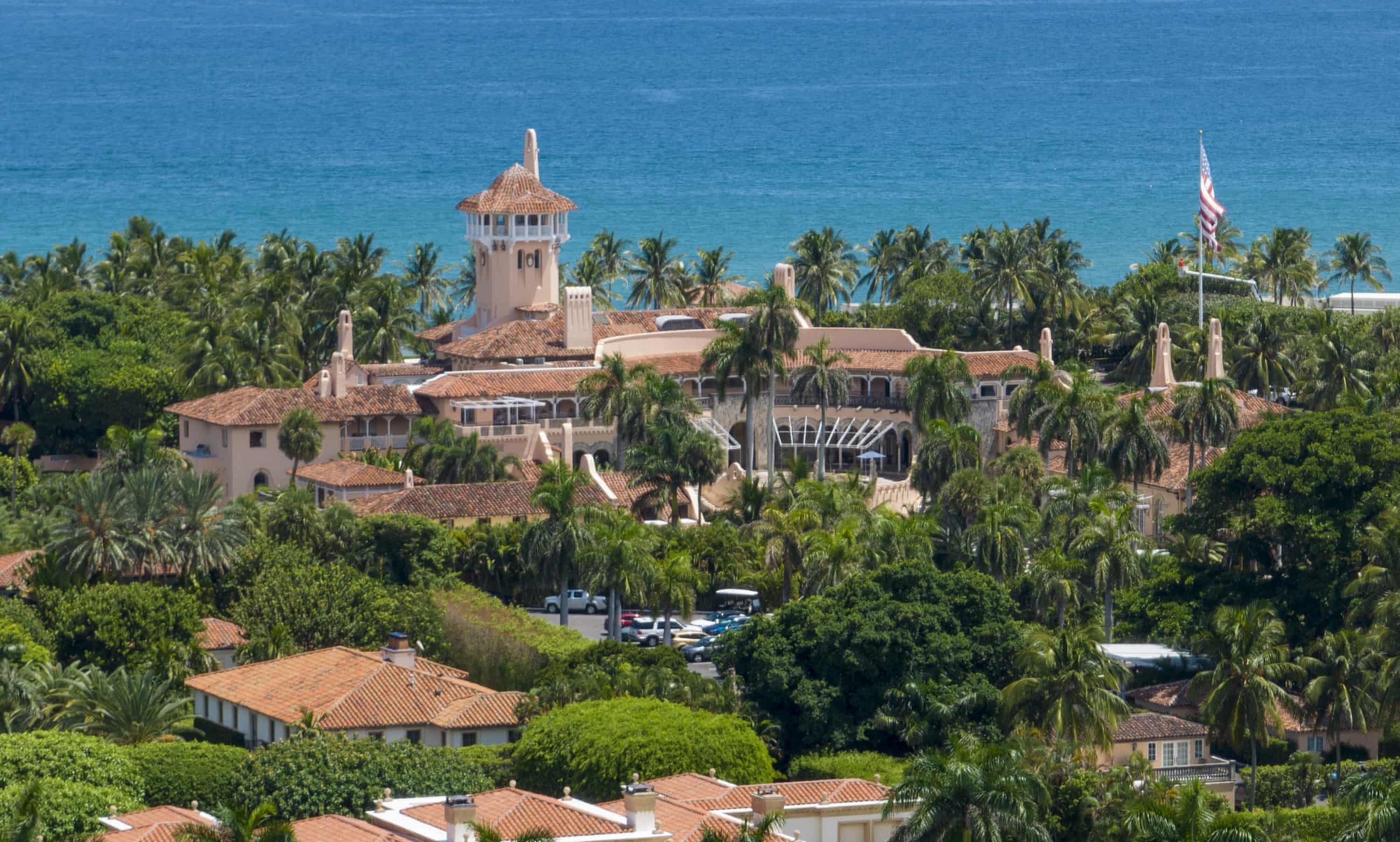 Trump is in increasing legal peril one month after FBI search of Mar-A-Lago (theguardian.com)
