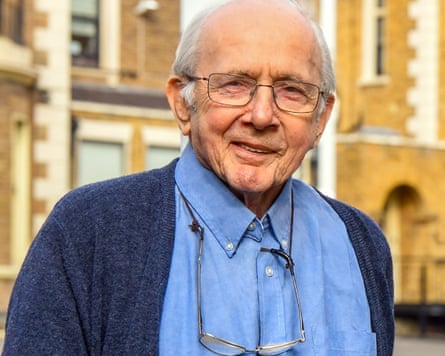 O’Sullivan in the garden of Brinsworth House