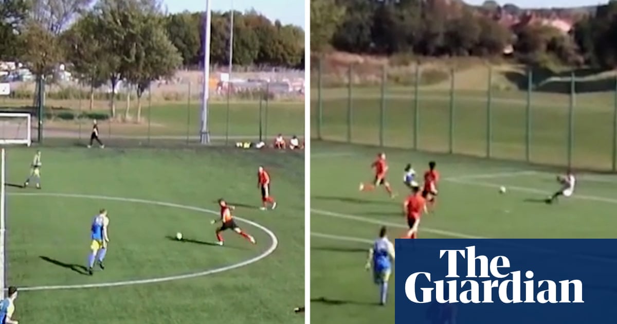 Two goals in first 30 seconds: halfway-line strike in U16 match sees instant reply – video