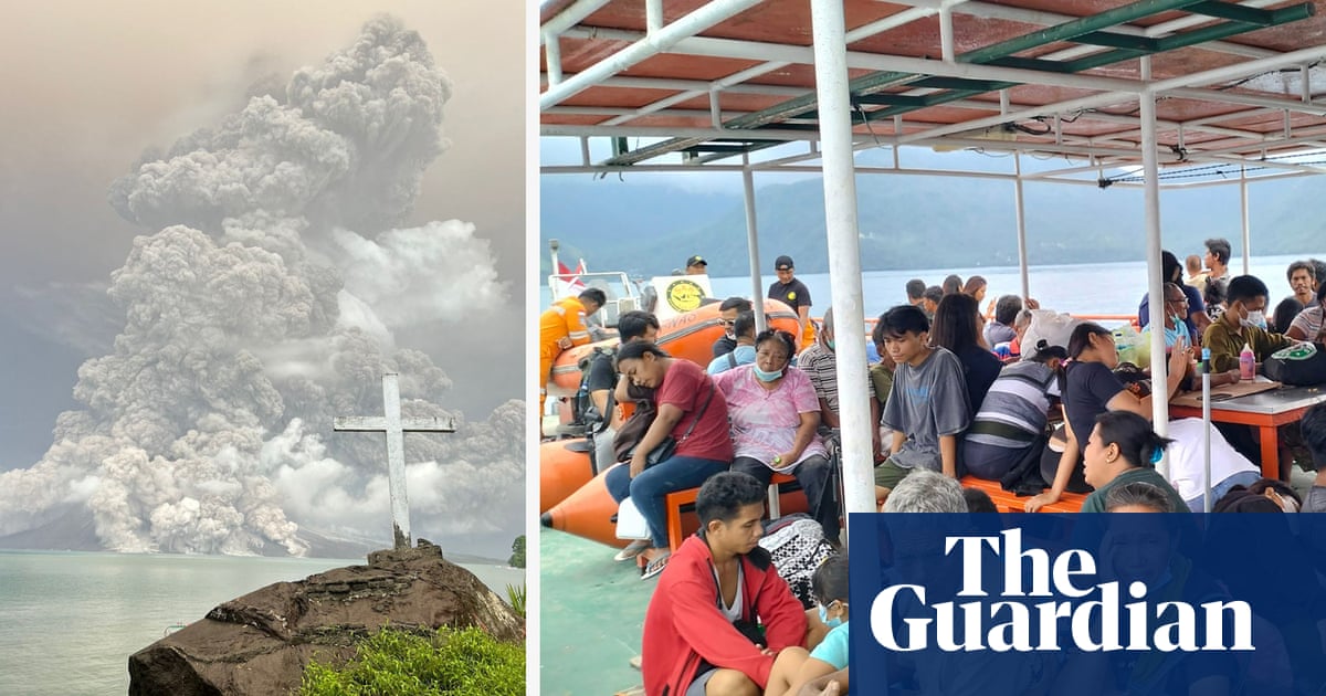Indonesia: thousands evacuated as volcano eruption spreads ash as far as Malaysia – video | Indonesia Indonesia: thousands evacuated as volcano eruption spreads ash as far as Malaysia – video | Indonesia