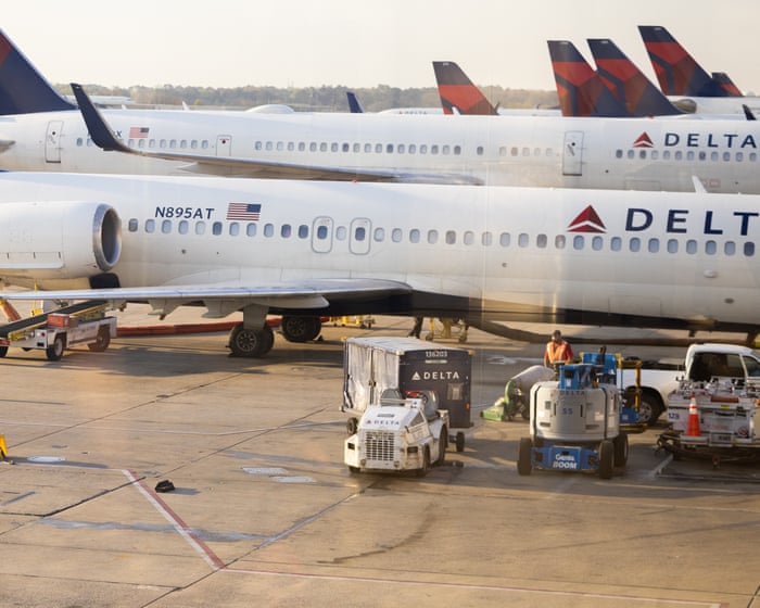 Delta suspends special service perk for Congress members amid DHS funding battle