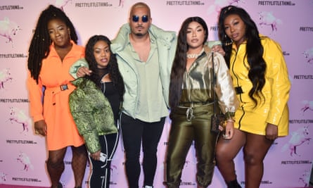 Kamani poses with musicians Lioness  Lady Leshurr, Stefflon Don, and Ms Banks (l-r).
