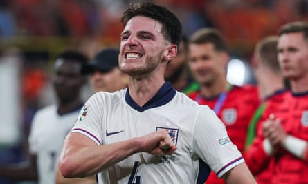 Declan Rice celebrates with the crowd