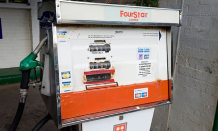 An obsolete leaded petrol pump at a petrol station