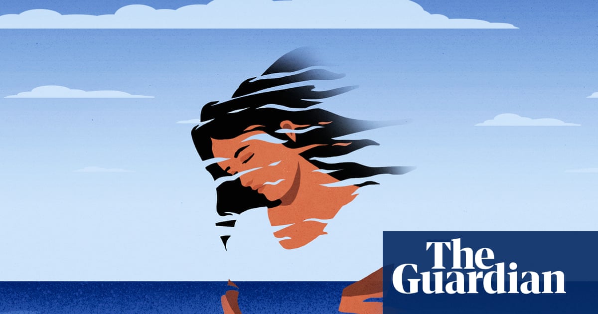 Australia's beach culture is very fatphobic': the summertime rise in body dissatisfaction