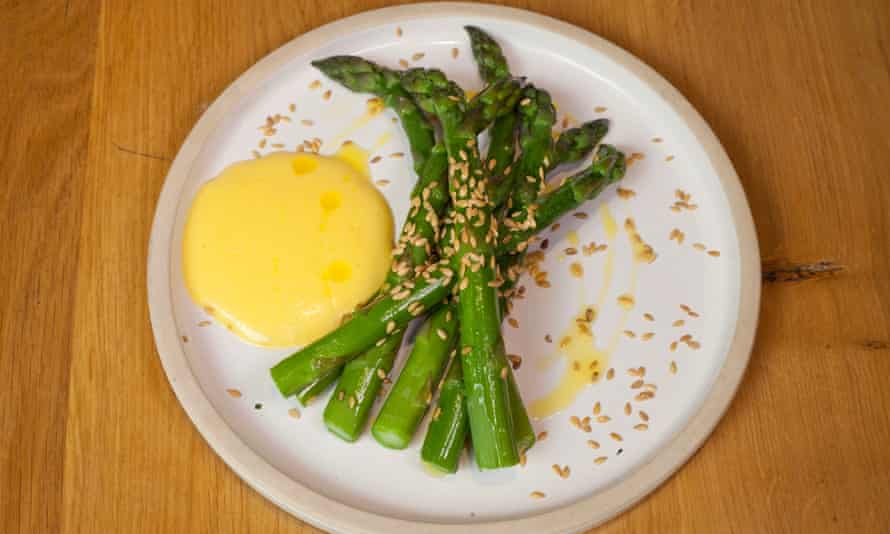 ‘The star of the show, spears of asparagus of the deepest green’: asparagus and hollandaise