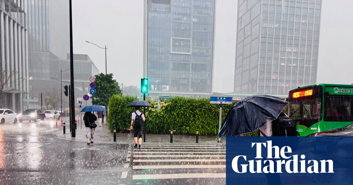 Weather tracker: Torrential rain in southern China leads to flooding fears