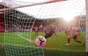 Romain Saïss of Wolves makes it 2-0 at Sheffield United.