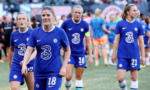 Maren Mjelde and her Chelsea teammates