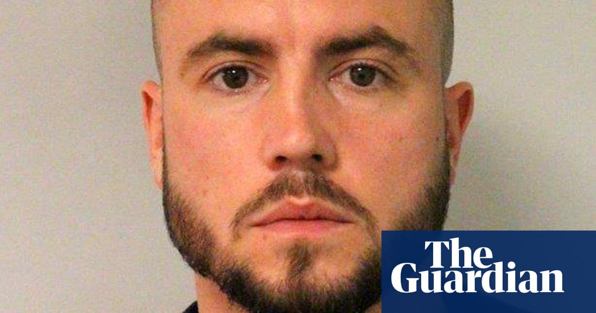 Met police officer sacked for requesting photo of dead man