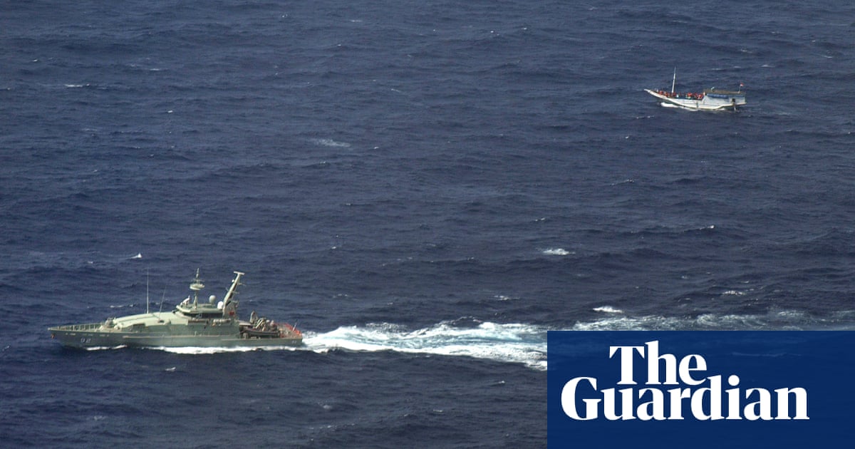 Cómo Gran Bretaña podría aprender de los errores de Australia al lidiar con los barcos de inmigrantes