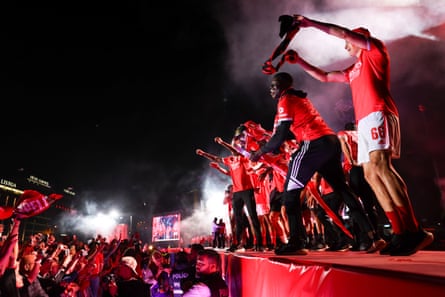 Benfica players celebrate winning the title in 2023