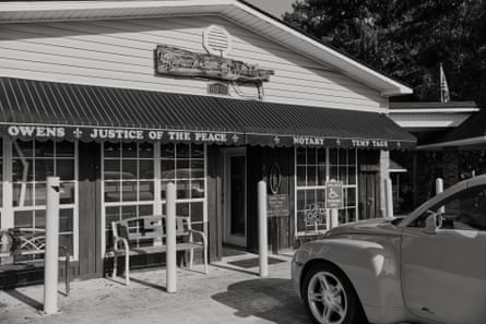 Justice of the peace court in Livingston parish, Louisiana immersive-4-up