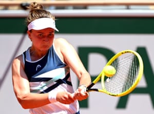 Barbora Krejcikova in control against Coco Gauff.