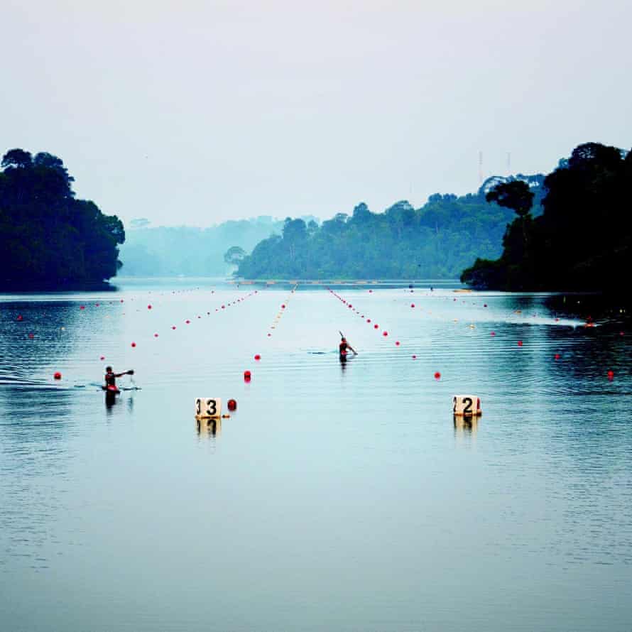 Salpica: el desafío de aprender a navegar en kayak 2 Una carrera recta ... una vez que hayas aprendido la técnica básica del kayak.