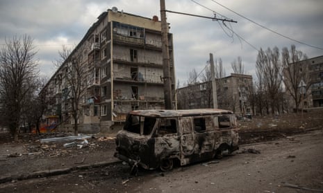 Russia-Ukraine war live: Ukrainian defence of Bakhmut ‘under severe pressure’ as Russian forces close in | Ukraine Russia-Ukraine war live: Ukrainian defence of Bakhmut ‘under severe pressure’ as Russian forces close in | Ukraine