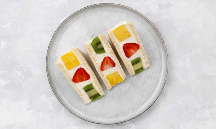 Japanese-style sweet fruit sando.