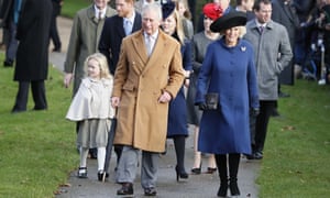 (
Queen may miss New Year's Day church service
)