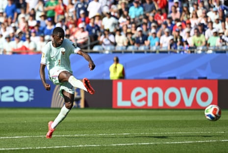 Ousmane Dembele doubles the lead for France!