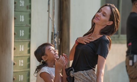 Angelina Jolie with Srey Moch on the set of First They Killed My Father