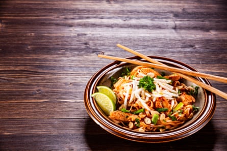 Chicken pad thai.
