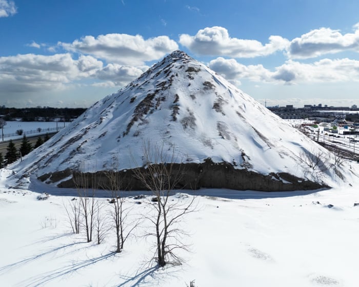 Peak interest: Toronto’s snow mountains that refuse to melt are a toxic hazard