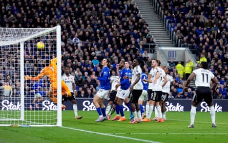 Michael Keane scores for Everton against Fulham.