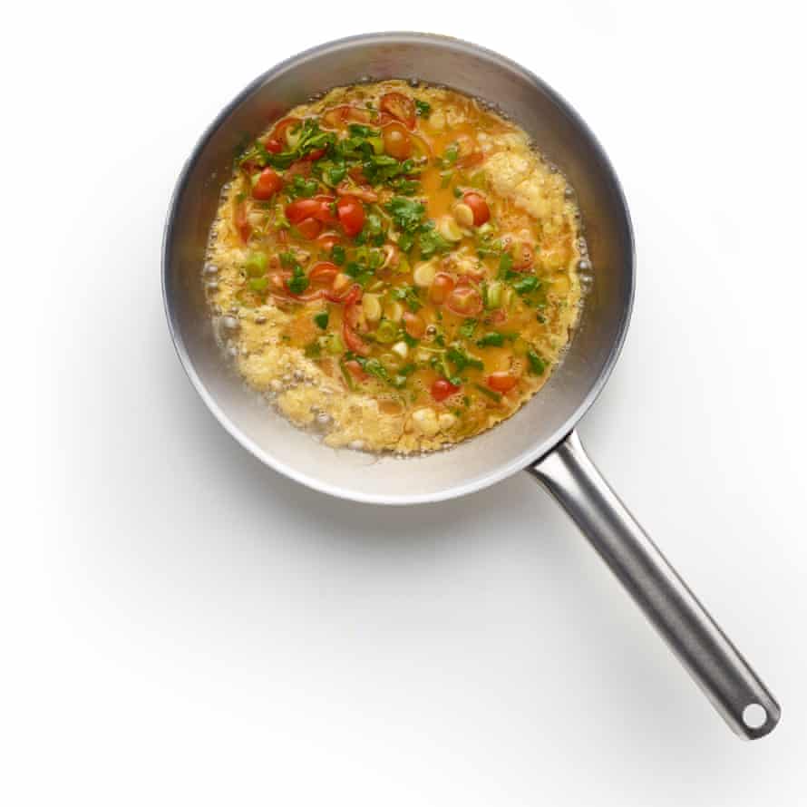 How to make the perfect masala omelette – recipe | Felicity Cloake's How to make the perfect … 5 Felicity Cloake’s perfect masala omelette 7: pour the egg mix into the pan.