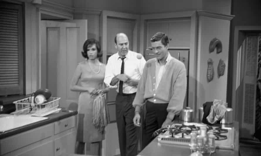 Dick Van Dyke, right, and Mary Tyler Moore with Carl Reiner during a rehearsal of The Dick Van Dyke Show in 1963.