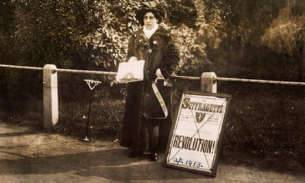 Sophia Duleep Singh selling suffragette subscriptions in 1913.