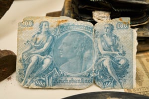 A 100 Reichsmark note