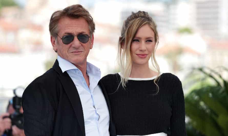 Sean dan Dylan Penn di Cannes.